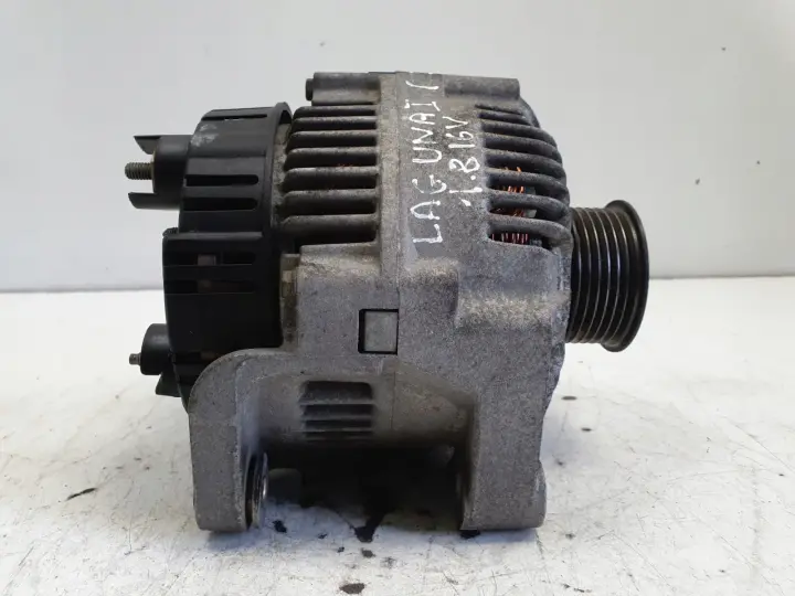 Renault Laguna I 1.8 16V ALTERNATOR 7700424582 valeo 110A