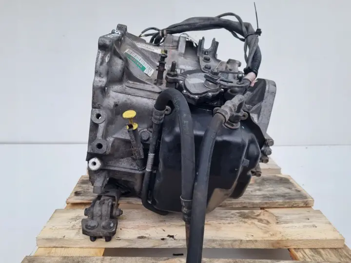 Volvo S60 2.4 D5 DIESEL AUTOMATYCZNA SKRZYNIA BIEGÓW 8667365 55-50SN