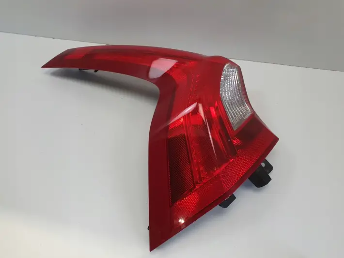 VOLVO V60 10-18r TYLNIA LAMPA LEWA LEWY TYŁ 31214963