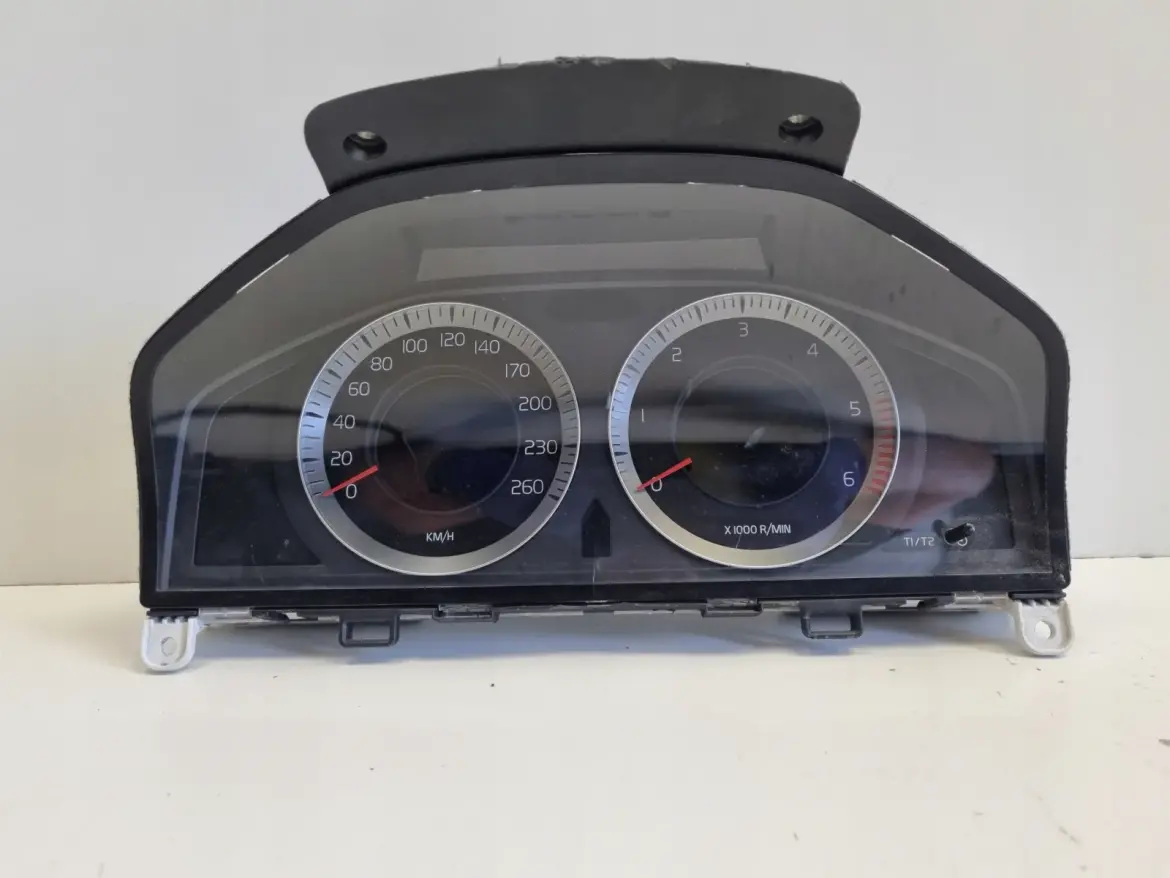 Volvo XC60 Diesel LICZNIK ZEGARY Europa 31270851AA