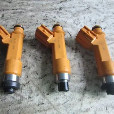 Suzuki SPLASH 1.0 12V WTRYSK WTRYSKIWACZ 008012727