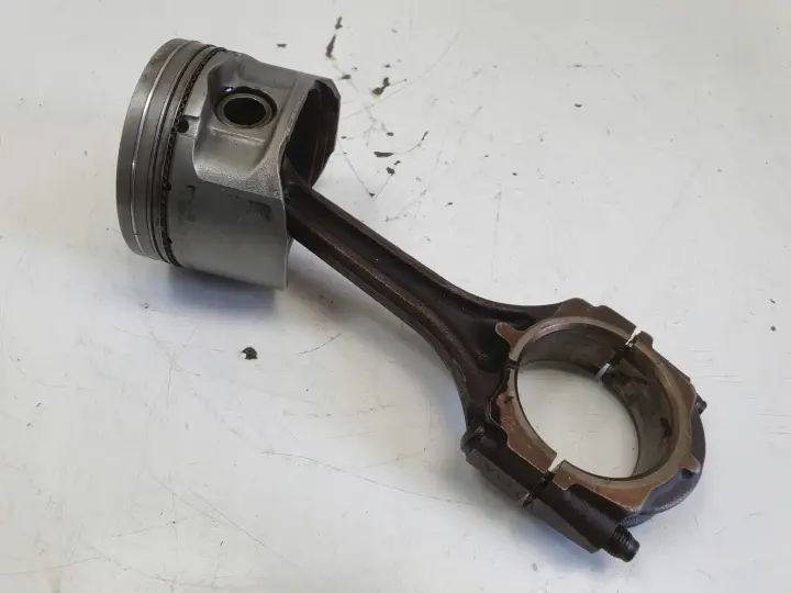 Kia Sportage II 2.0 16V TŁOK korbowód G4GC 141KM