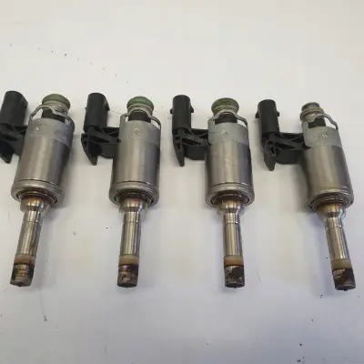 Audi A3 II 8P 1.6 FSI WTRYSKIWACZ 0261500248