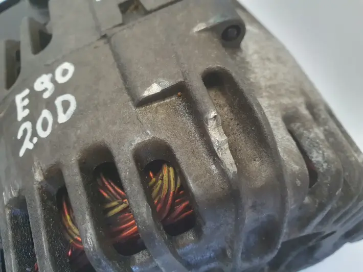 BMW E87 E90 E91 2.0 D ALTERNATOR valeo 7802471 AL03