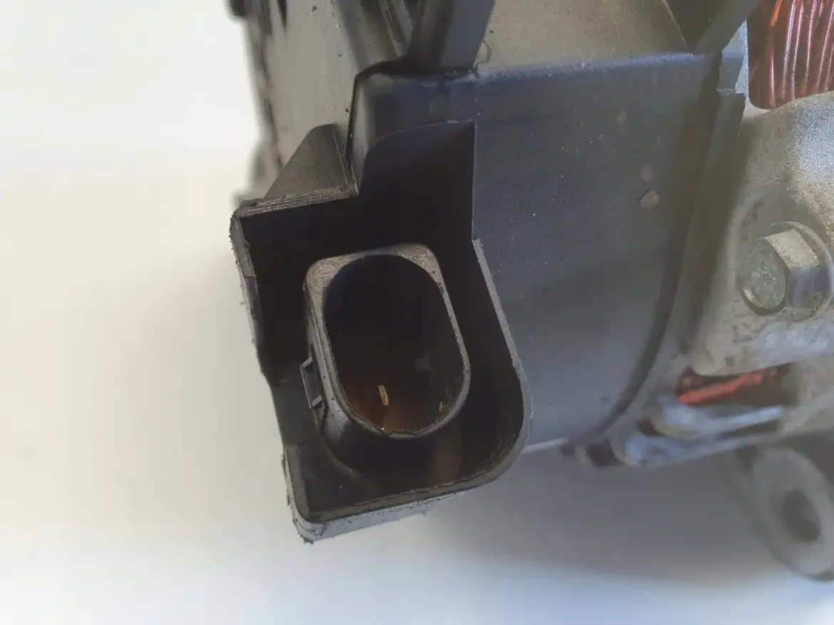 BMW E87 E90 2.0 D N47 ALTERNATOR