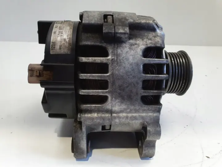 Audi A3 8L Golf IV Seat Leon 1.9 TDI ALTERNATOR Valeo 038903023S 120A
