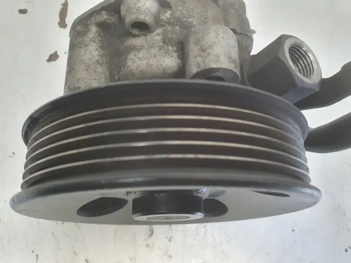 Kia Carens II 2.0 CRDI POMPA WSPOMAGANIA 0K2KC32600