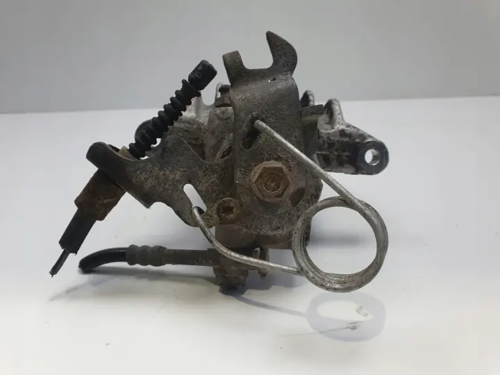 Vw Passat B5 Audi A4 B5 ZACISK HAMULCOWY Prawy tył pasażera Lucas