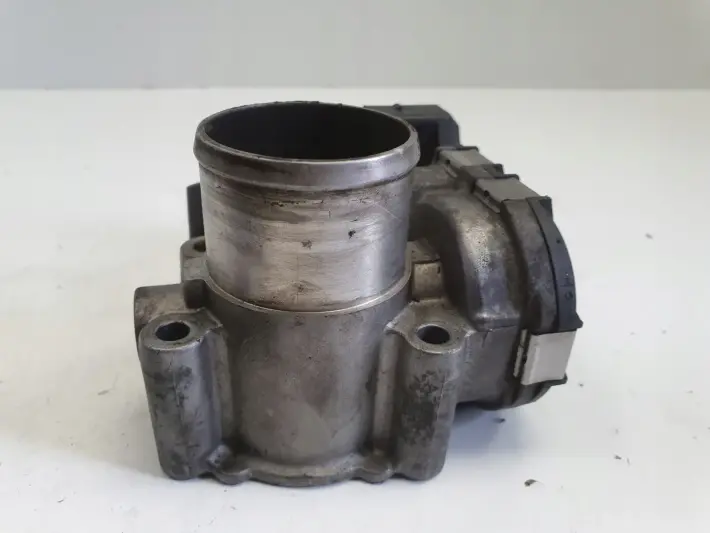 Opel Vivaro Trafic 2.0 DCI ROZRUSZNIK 0281002681 bosch 8200330810
