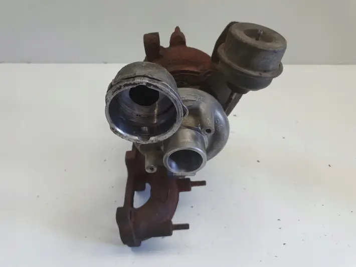 VW Golf V 1.9 TDI TURBOSPRĘŻARKA turbo 038253014B