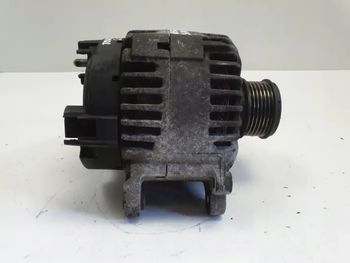 VW Touran I 2.0 TDI ALTERNATOR 06F903023C valeo 140A