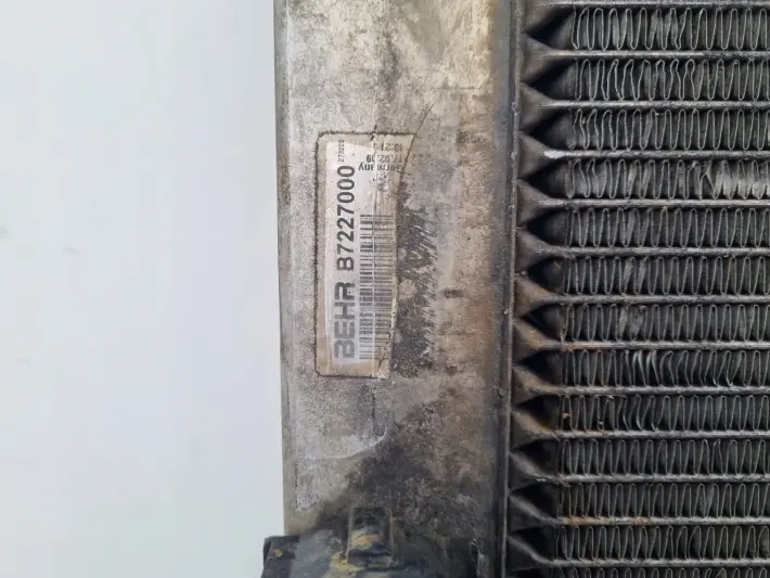 Range Rover Vogue L322 4.4 V8 CHŁODNICA WODY 8MK-376-718-321 B7227000