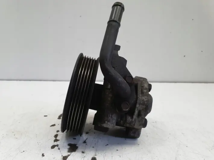 Kia Carens II 2.0 CRDI POMPA WSPOMAGANIA 0K2KC32600