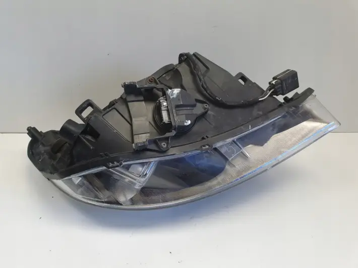 Volvo V60 S60 II 10-13r PRZEDNIA LAMPA LEWA lewy przód XENON 31299990