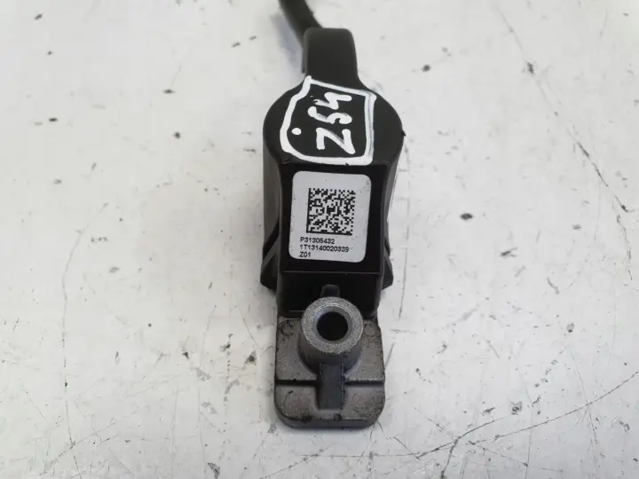 VOLVO V40 II NABÓJ PIROTECHNICZNY MASKI P31305432