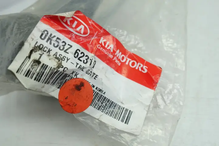 Kia Carnival I ZAMEK PRZEDNICH DRZWI prawy przód