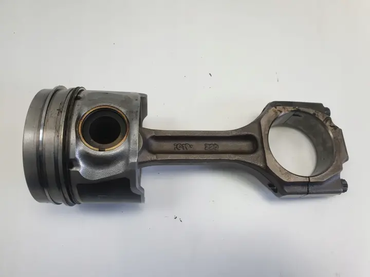 Opel Antara 2.0 CDTI TŁOK korbowód