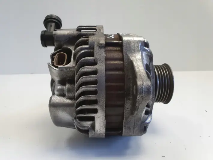Subaru Legacy IV 2.0 B ALTERNATOR 23700AA521