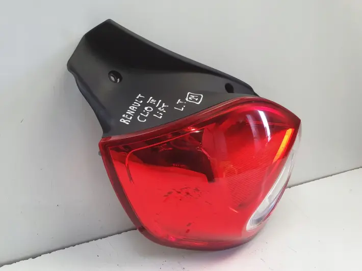 Renault Clio III lift 09-12r TYLNA LAMPA LEWA lewy tył kierowcy 8200776048