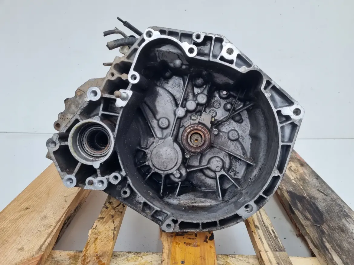 Suzuki SX4 SX-4 1.9 DDIS SKRZYNIA BIEGÓW manualna 79JB manual