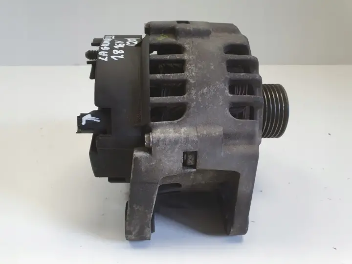 Renault Laguna II 1.8 16V ALTERNATOR 8200153710 100A valeo
