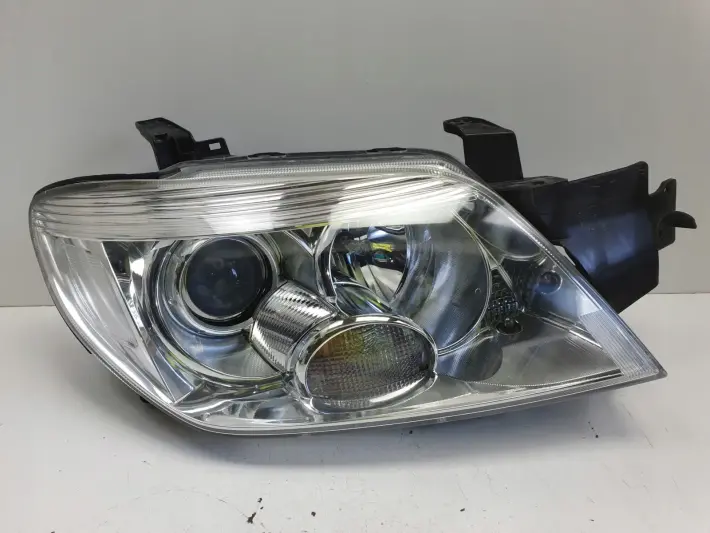 Mitsubishi Outlander I 03-06r PRZEDNIA LAMPA PRAWA prawy przód EUROPA