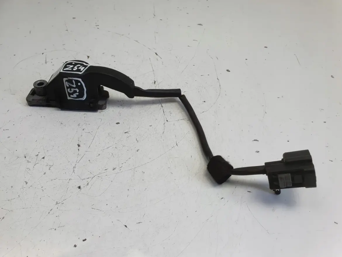 VOLVO V40 II NABÓJ PIROTECHNICZNY MASKI P31305432