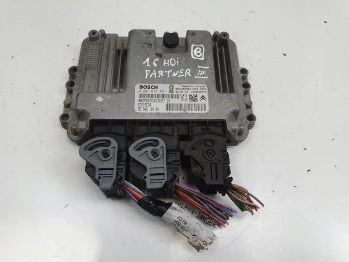 Peugeot Partner II 1.6 HDI STEROWNIK SILNIKA komputer 0281013871