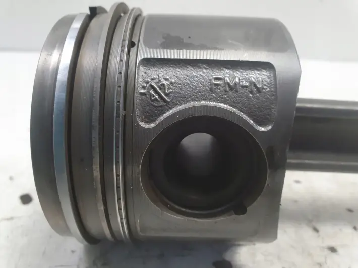 BMW E87 E90 E91 2.0 D TŁOK KORBOWÓD M47 0840C