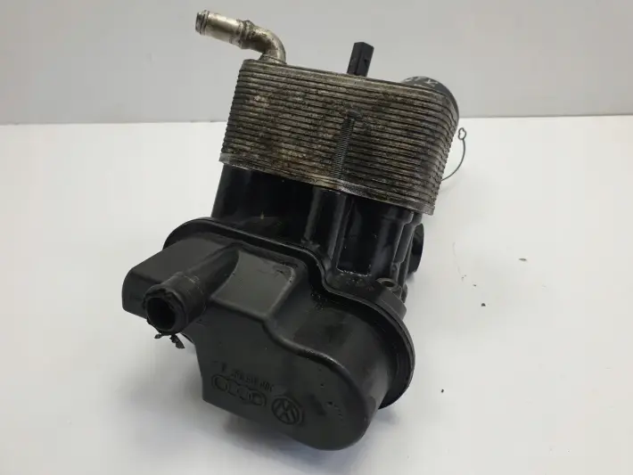 VW Golf V 2.0 FSI OBUDOWA FILTRA OLEJU podstawa