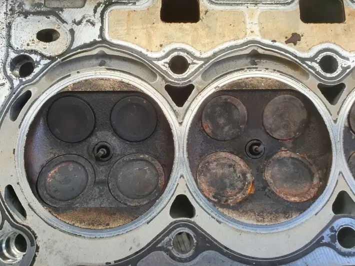 Mini Cooper R56 Peugeot Citroen 1.6 16V VTi GŁOWICA CYLINDRÓW V753354980N