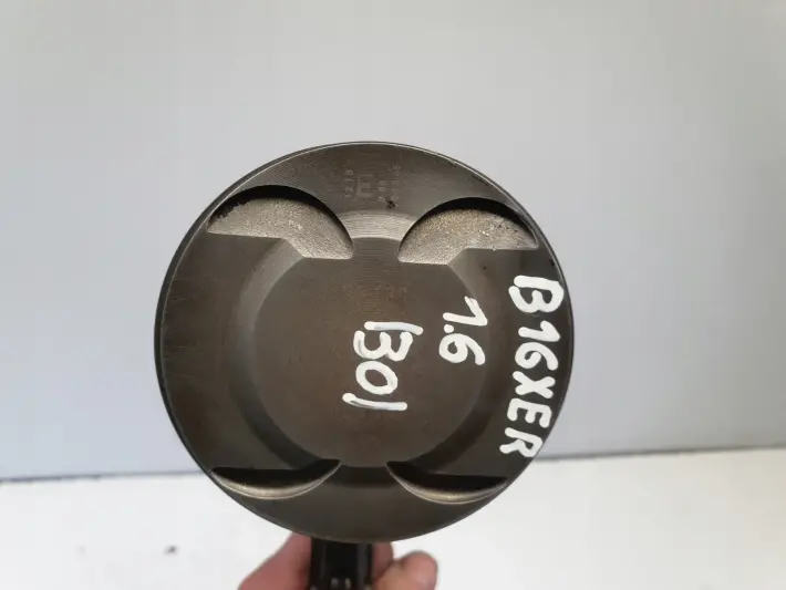 Opel Astra IV J 1.6 16V TŁOK KORBOWÓD B16XER