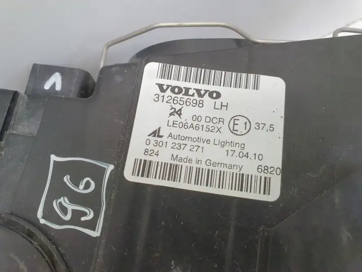 Volvo S40 II V50 LIFT XENON PRZEDNIA LAMPA LEWA lewy przód 31265698