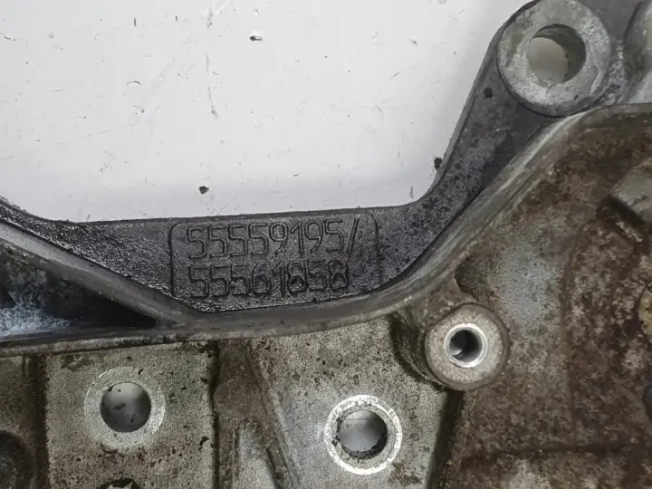 Opel Zafira B 1.6 16V POMPA OLEJU olejowa POKRYWA OBUDOWA