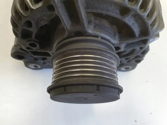 VW Bora Golf IV 1.9 TDI ALTERNATOR 0124325001 038903023L 90A