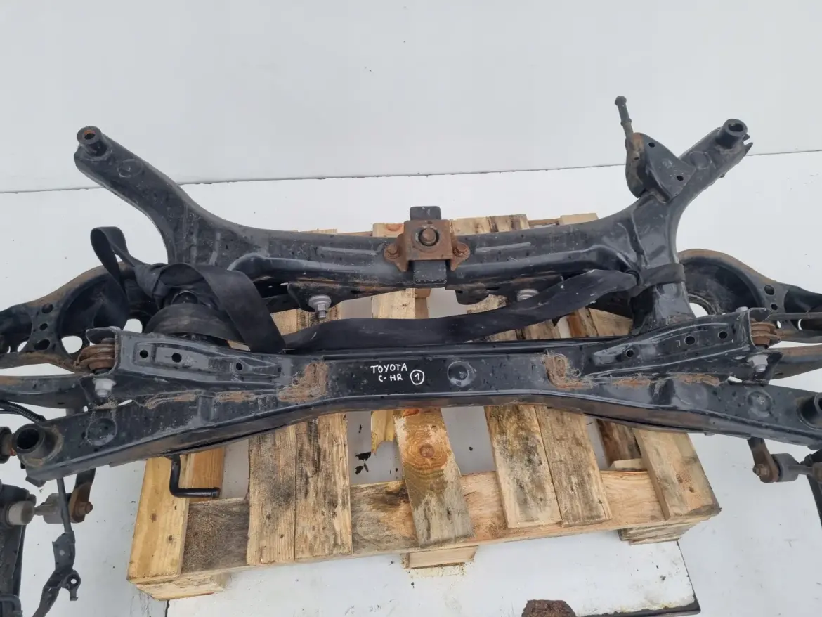 Toyota CHR C-HR 1.8 HYBRYDA TYLNE TYLNIE ZAWIESZENIE TYŁ SANKI TYLNA BELKA