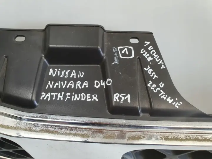 Nissan Navara III D40 Pathfinder III ATRAPA CHŁODNICY Grill gril 2310EB400