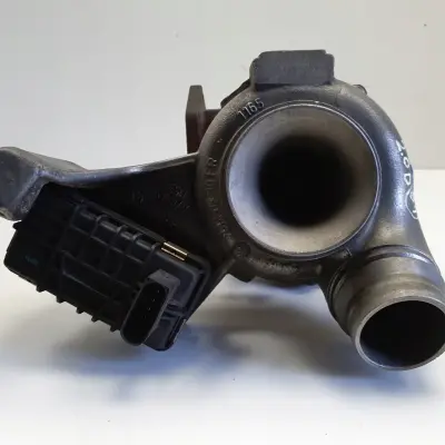 BMW E87 E90 E91 2.0 D N47 TURBOSPRĘŻARKA turbo 7800594