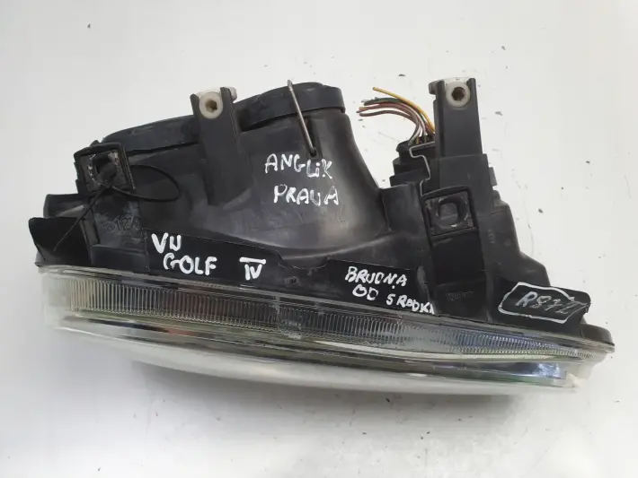 VW Golf IV 97-06 PRZEDNIA LAMPA PRAWA prawy przód anglik