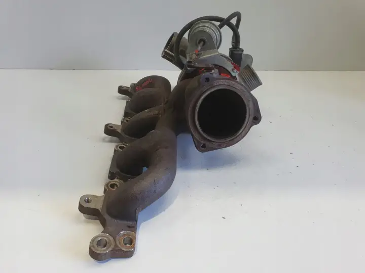 Volvo S60 II S80 II V40 2.5 T T5 TURBOSPRĘŻARKA turbo 31319315