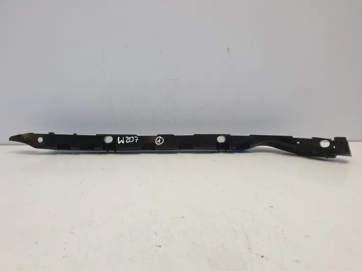 Mercedes W207 C207 A207 ŚLIZG ZDERZAKA Prawy tył