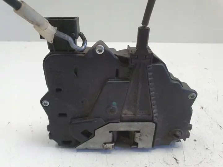 Opel Corsa D ZAMEK DRZWI lewy tył kierowcy 13258266 EQ