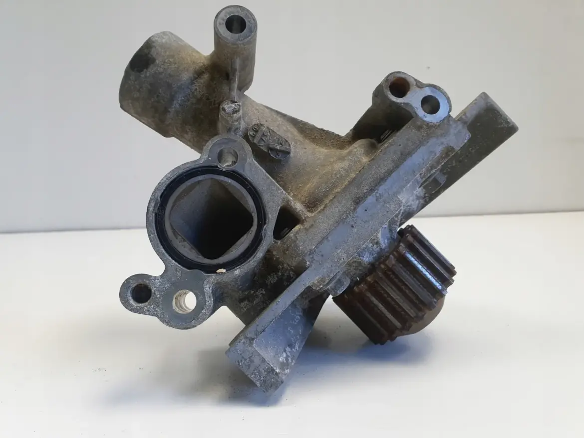 Citroen C5 III 2.0 16V RFJ OBUDOWA POMPY WODY pompa wody 9670557580