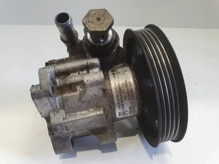 VW Passat B5 1.9 TDI POMPA WSPOMAGANIA 8D0145156T
