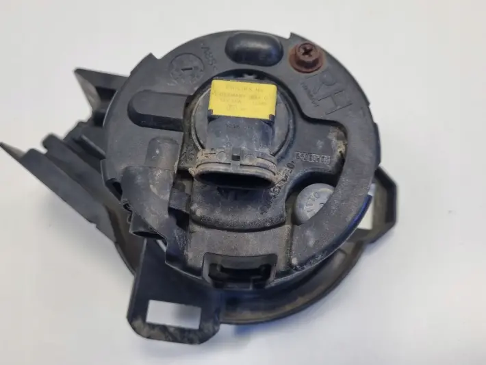 Nissan Juke PRAWY HALOGEN PRZECIWMGIELNY Ramka uchwyt 26150 8992B