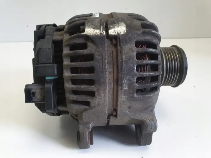 VW Caddy III 1.6 TDI ALTERNATOR 06F903023F