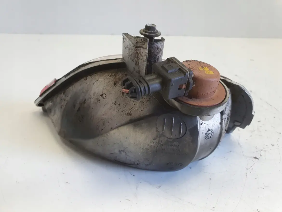 Renault Captur TYLNIA TYLNA LAMPA PRZECIWMGIELNA prawa prawy tył 265540003R
