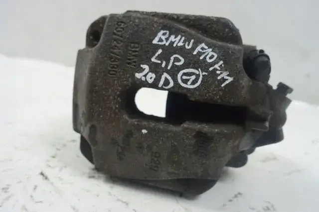 BMW F10 F11 2.0 D PRZEDNI ZACISK HAMULCOWY lewy