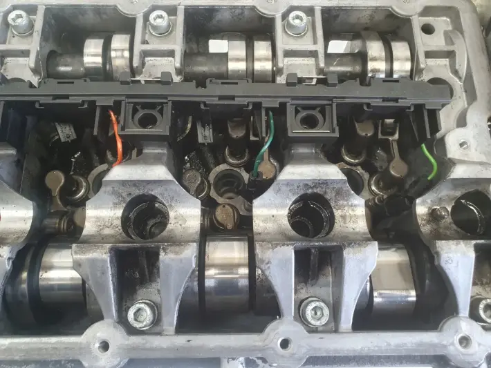 VW Passat B6 2.0 TDI GŁOWICA CYLINDRÓW 03G103373A