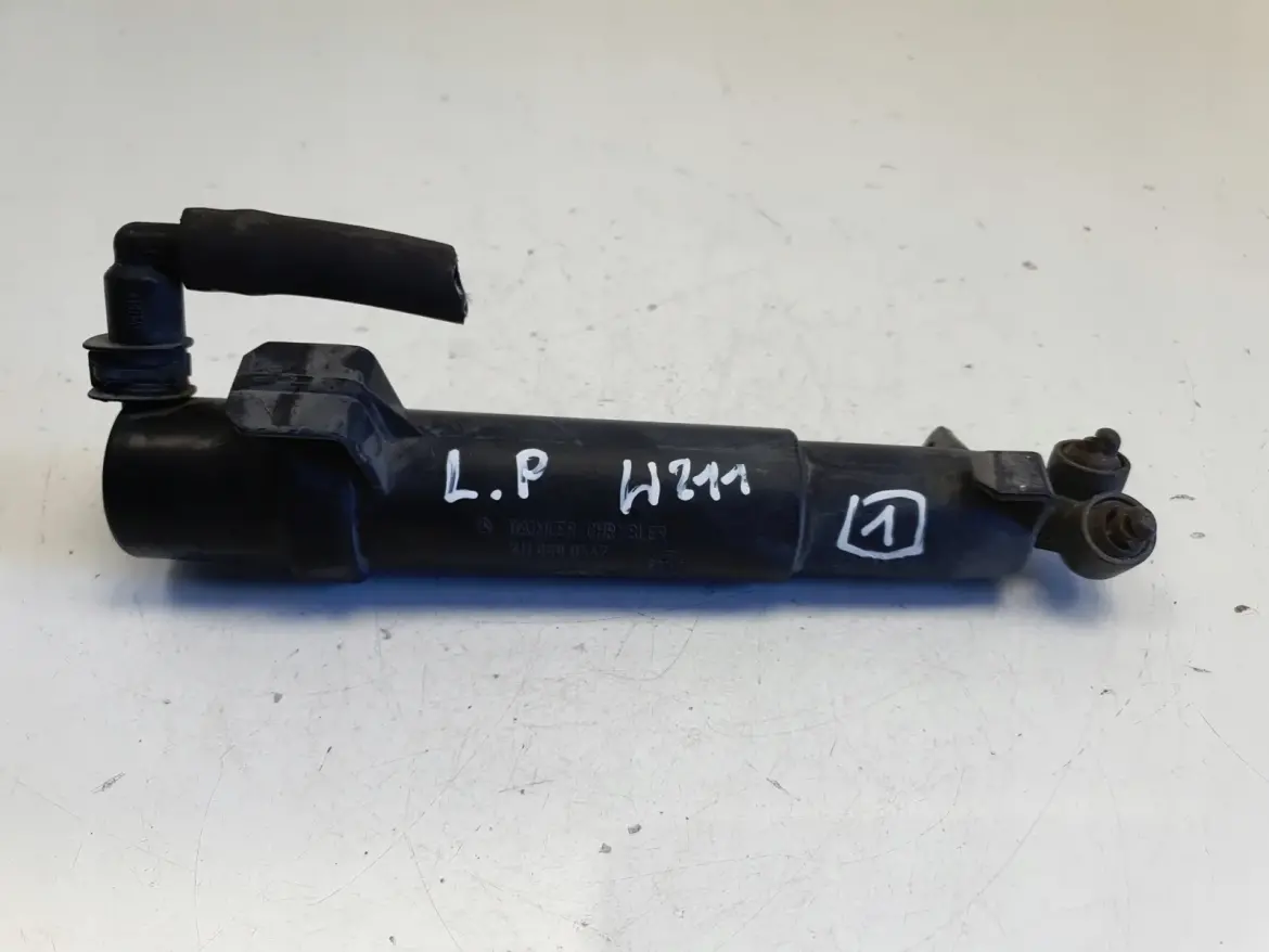 Mercedes W211 LEWY SPRYSKIWACZ LAMPY Reflektora 2118600547